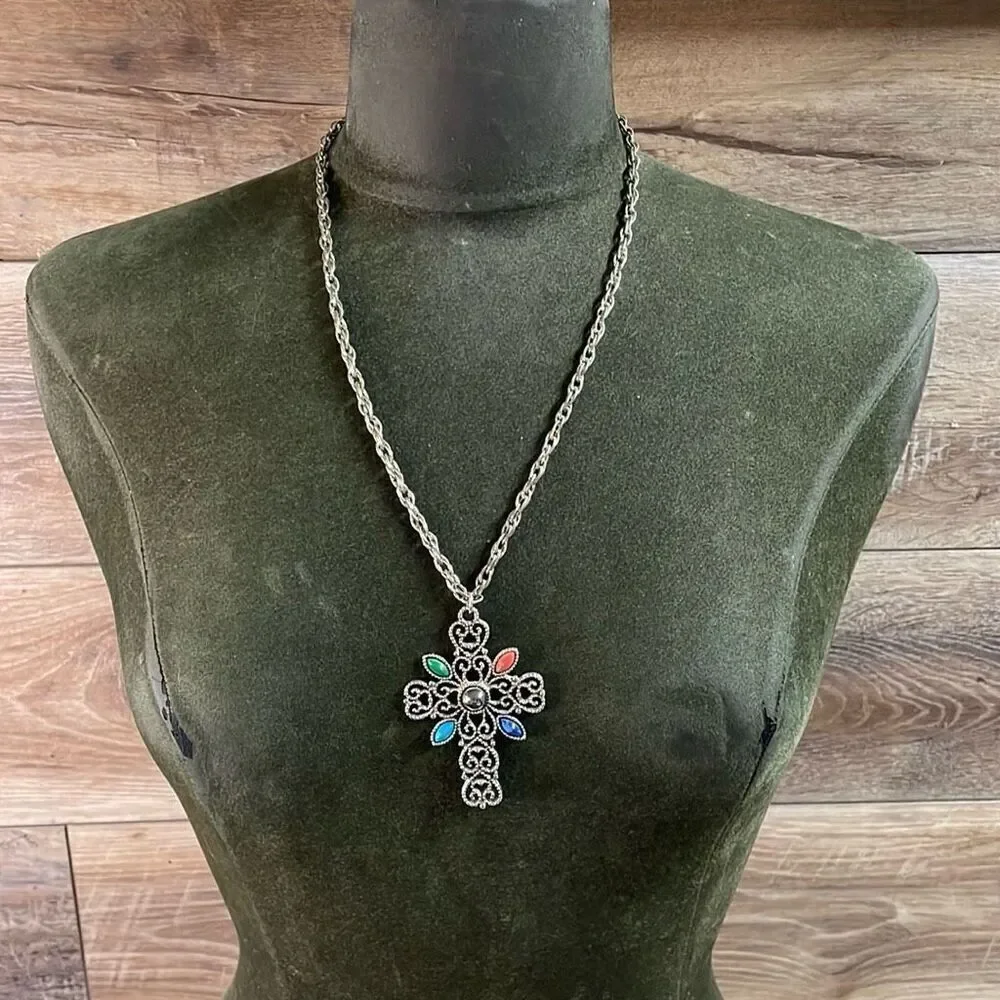 Vintage Avon Fillagree Christan Cross Necklace Jewelry Silvertone 14” 70’s